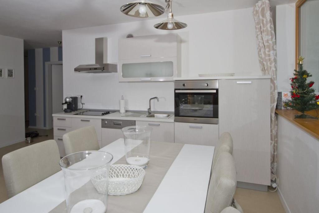 טולמין Apartments Mengore מראה חיצוני תמונה