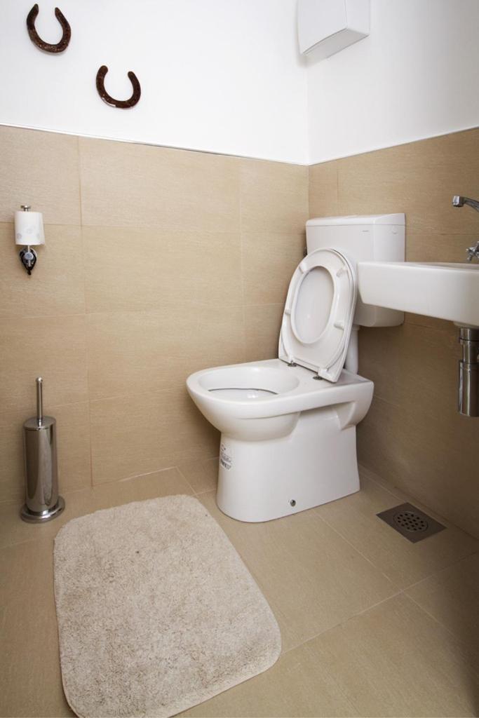 טולמין Apartments Mengore מראה חיצוני תמונה